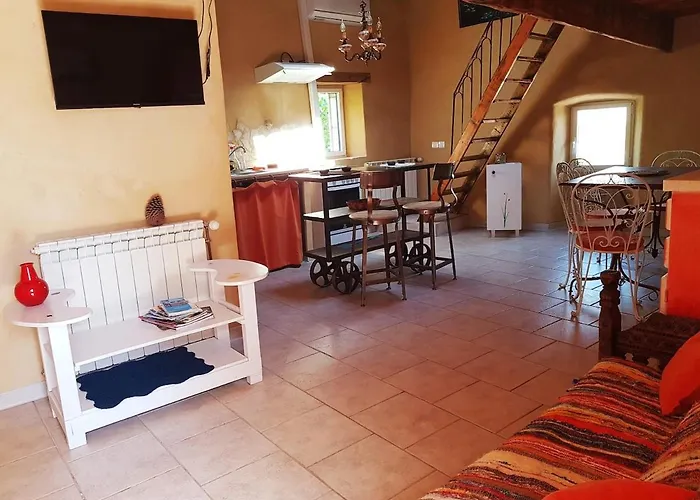Ferienhaus Small Village House, Bright And Quiet *
